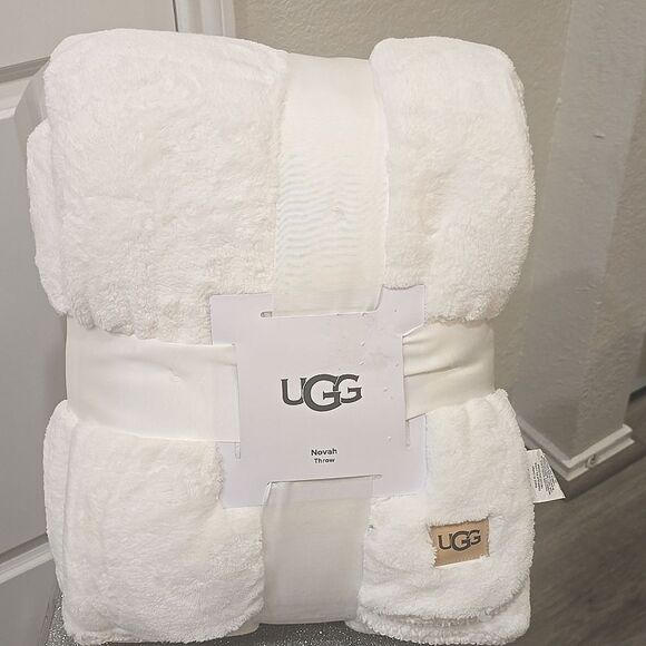 UGG Novah Throw Blanket- - Picture 3 of 5